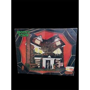 Lemax Spooky Town 2016 Monster On Maple Halloween Village #65076 Rare Retired